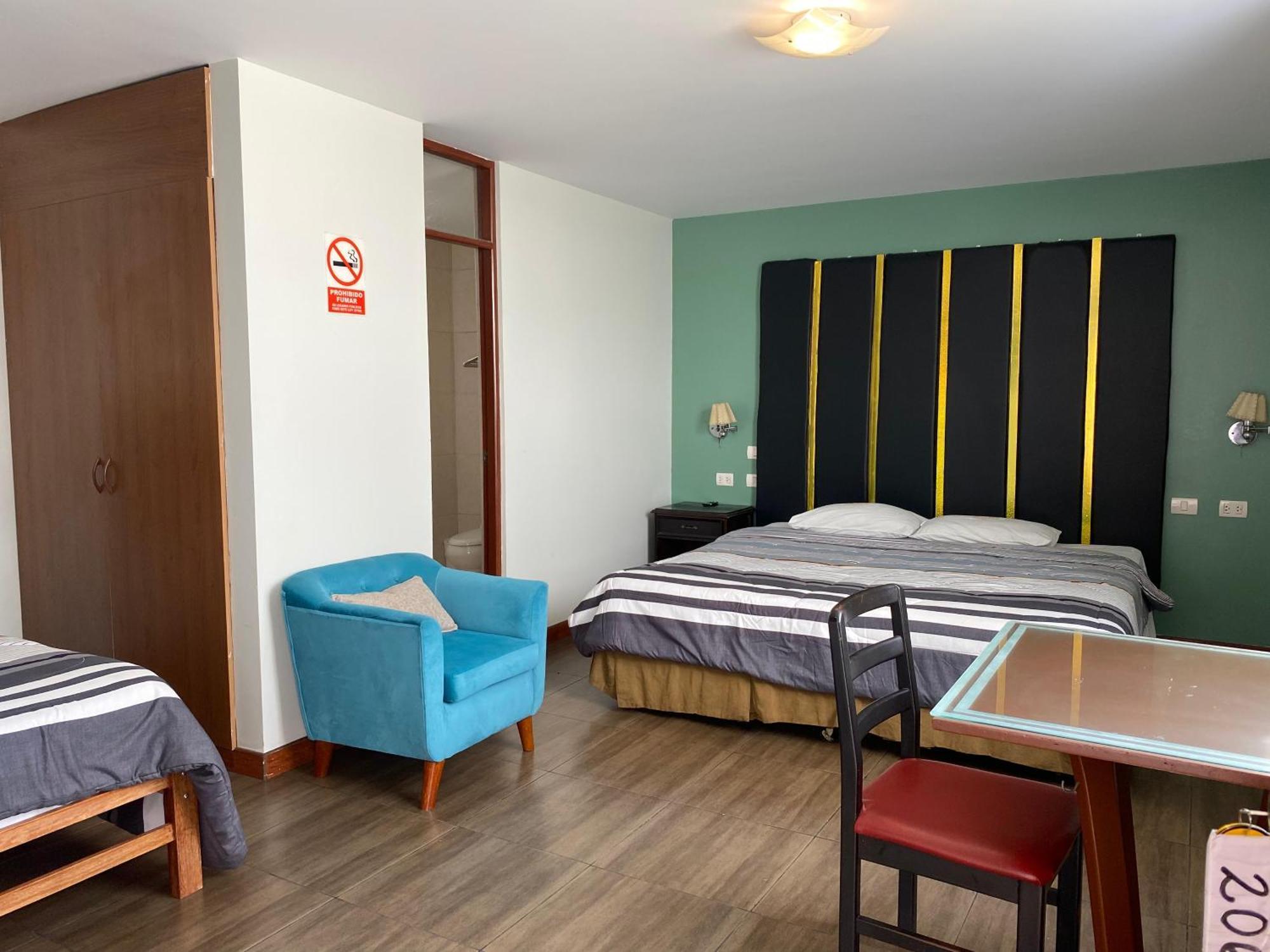 Venecia Hotel Carrion Trujillo Bagian luar foto