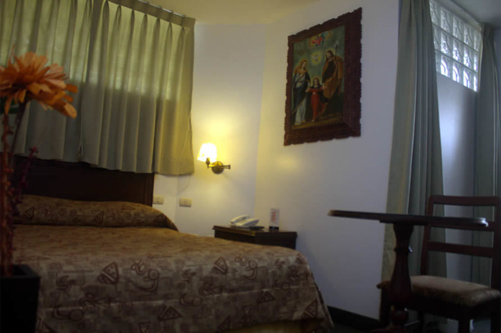 Venecia Hotel Carrion Trujillo Bagian luar foto